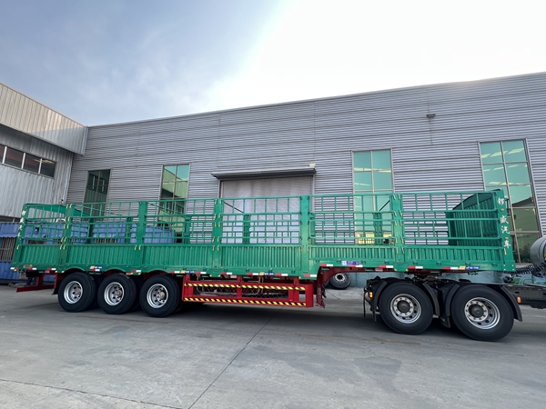 13米鹅颈仓栅式半挂车